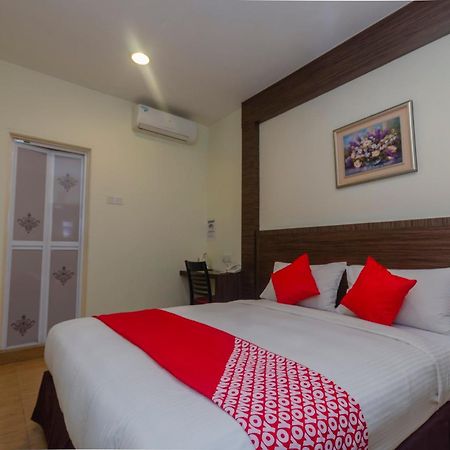Super Oyo 596 The Vintage Hotel Johor Bahru Exterior photo