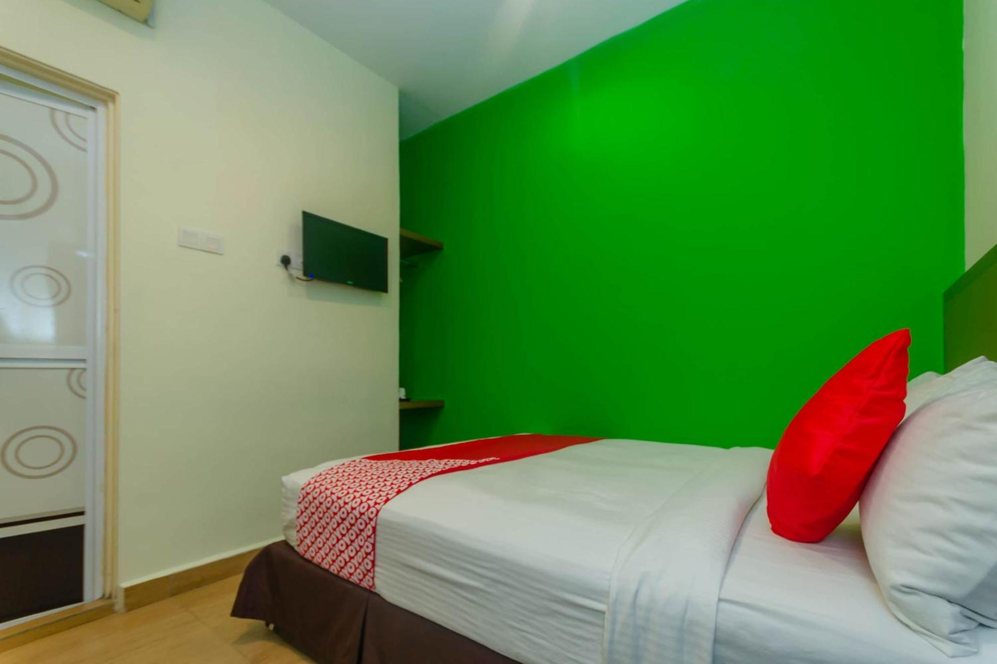 Super Oyo 596 The Vintage Hotel Johor Bahru Exterior photo