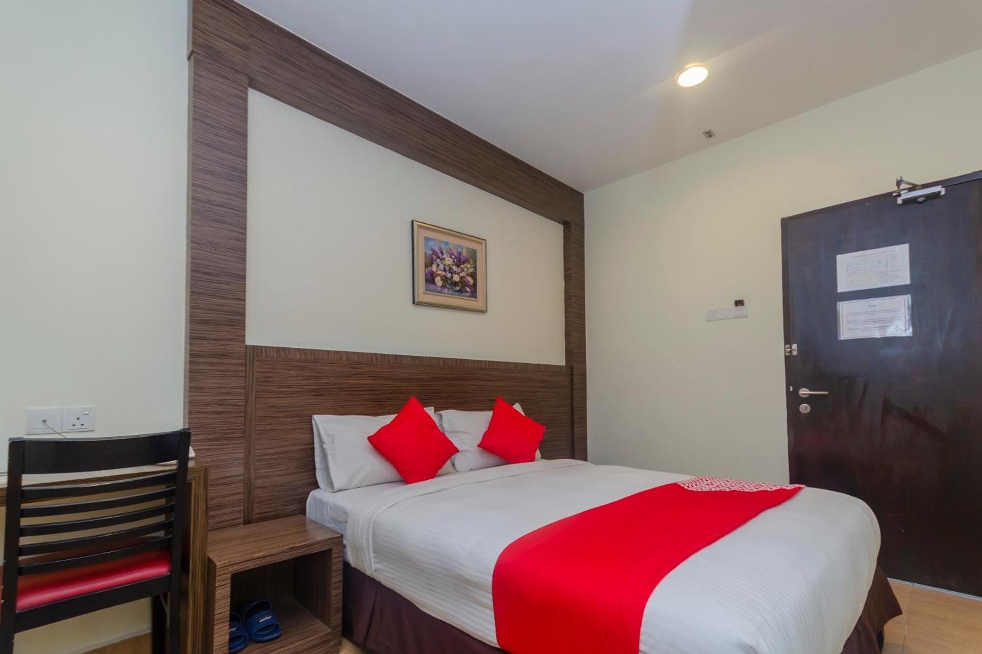 Super Oyo 596 The Vintage Hotel Johor Bahru Exterior photo