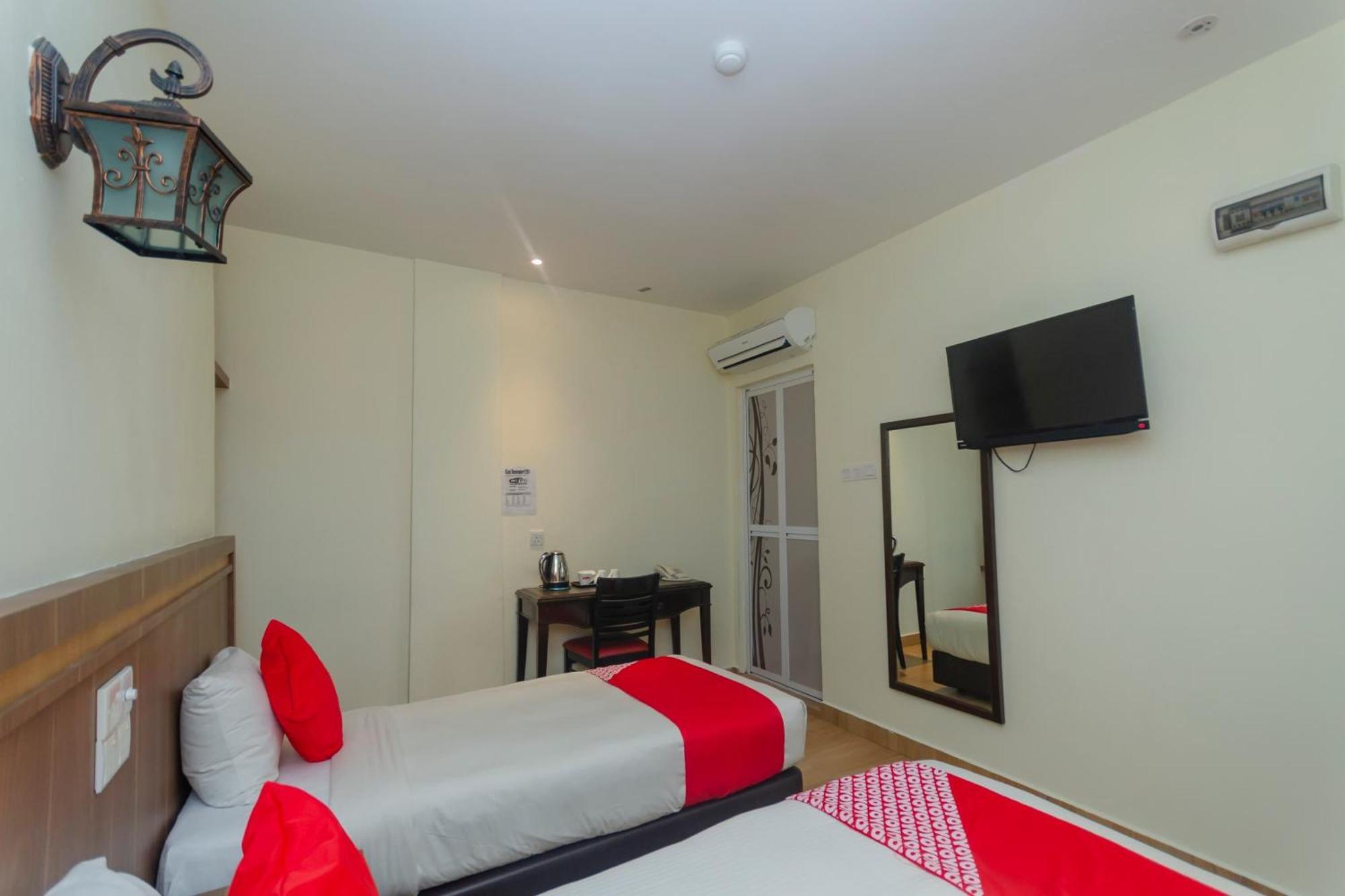 Super Oyo 596 The Vintage Hotel Johor Bahru Exterior photo