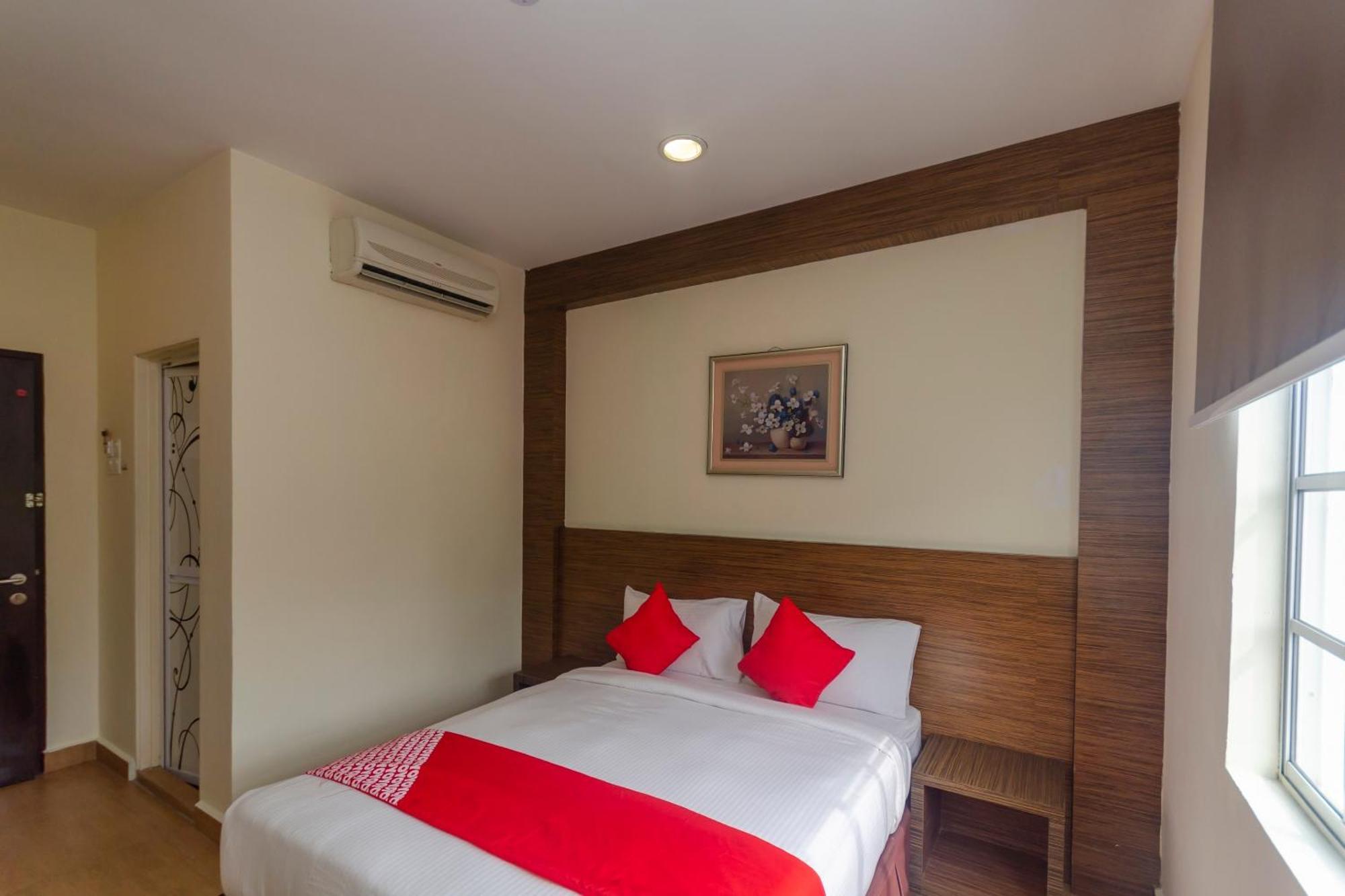 Super Oyo 596 The Vintage Hotel Johor Bahru Exterior photo