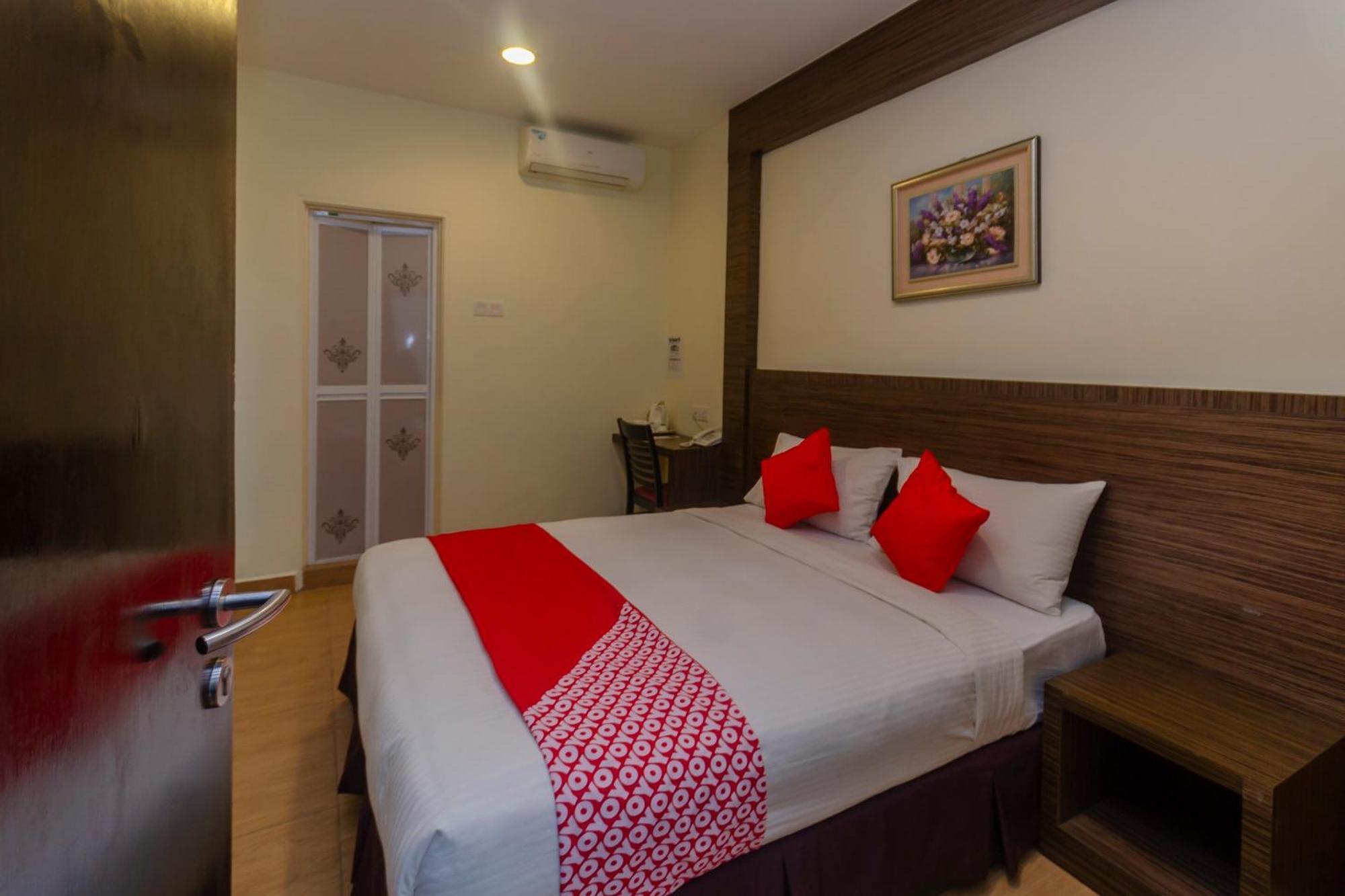 Super Oyo 596 The Vintage Hotel Johor Bahru Exterior photo